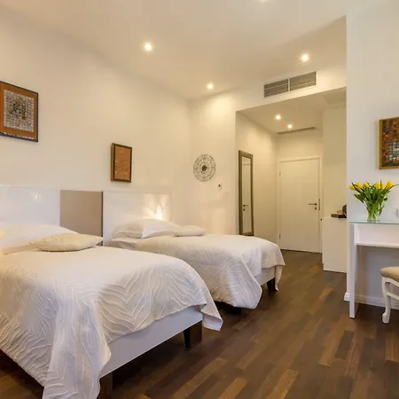 Pellegrini Luxury Casa de hóspedes 4*