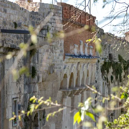 Pellegrini Luxury Casa de hóspedes 4*